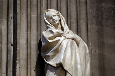Our Lady acılarını tarafından Edme Bouchardon, heykel Saint Sulpice Kilisesi, Paris, Fransa