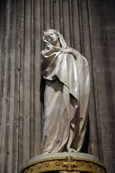 Matki Boskiej Bolesnej Przez Edme Bouchardon Pomnik Kościele Saint Sulpice — Zdjęcie stockowe