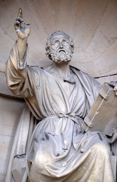 Święty Piotr Apostoł Pomnik Portalu Kościoła Saint Sulpice Paryż Francja — Zdjęcie stockowe