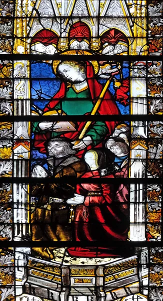 聖ジュヌヴィエーヴ フランスでサン セブラン教会のステンド グラスの窓 — ストック写真