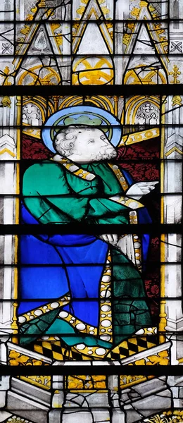 圣托马斯 在法国巴黎圣斯教堂彩绘玻璃窗口 — 图库照片