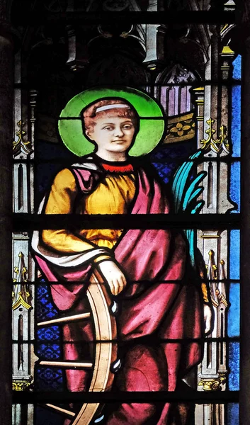 フランスのサン セブラン教会のステンド グラスの窓 アレクサンドリアの聖カタリナ — ストック写真