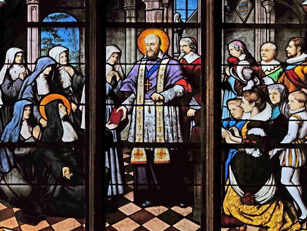 聖フランシス セールスと面会 フランスでサン セブラン教会のステンド グラスの窓の順序の憲法の聖ジャンヌ シャンタル — ストック写真