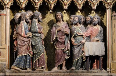 Girift oyma ve boyalı friz Notre Dame Katedrali görünüm üst odada Havariler, UNESCO Dünya Miras Listesi Paris, Fransa için tasvir içinde