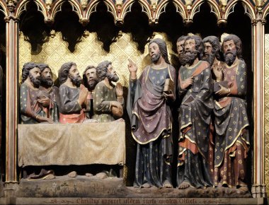 Girift oyma ve boyalı friz Notre Dame Katedrali görünüm yükseliş günde Havariler, UNESCO Dünya Miras Listesi Paris, Fransa için tasvir içinde