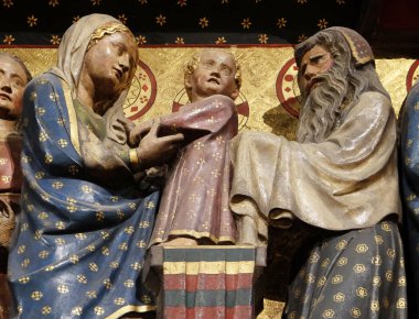 Girift oyma ve boyalı friz Notre Dame Katedrali sunu tapınağında, UNESCO Dünya Miras Listesi Paris, Fransa'da tasvir içinde