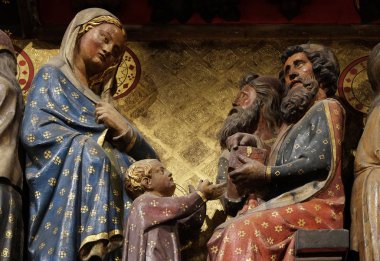 Notre Dame Katedrali doktorlar ortasında tasvir içinde girift oyma ve boyalı friz UNESCO Dünya Miras Listesi Paris, Fransa 