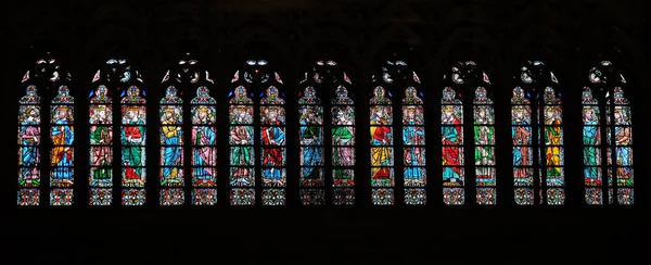彩绘玻璃窗口在巴黎圣母院 联合国教科文组织世界遗产在巴黎 — 图库照片