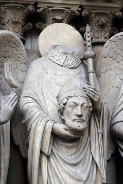 Saint Denis Sosteniendo Cabeza Portal Virgen Catedral Notre Dame París —  Fotos de Stock