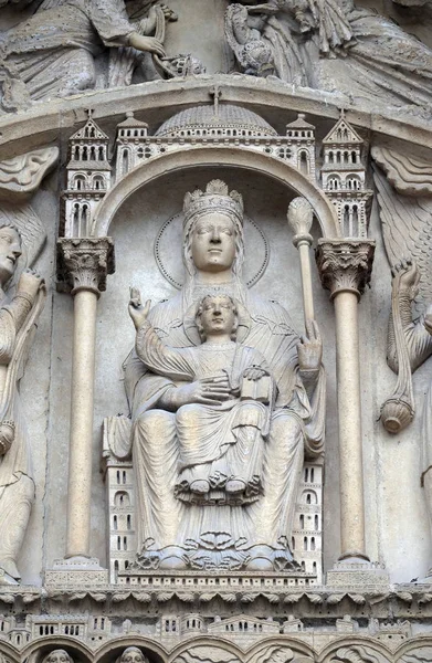 Virgen Con Niño Trono Portal Santa Ana Catedral Notre Dame — Foto de Stock