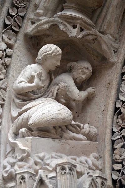 ノートルダム大聖堂 フランス パリのユネスコ世界遺産北ファサード ポータル上の彫像 — ストック写真