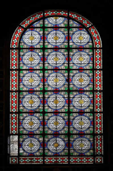 フランスのセント フランシス ザビエル教会のステンド グラスの窓 — ストック写真