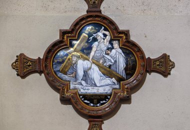3 istasyonları haç, İsa'nın ilk kez, Paris, Fransa, St Francis Xavier'ın kilisede düşüyor 