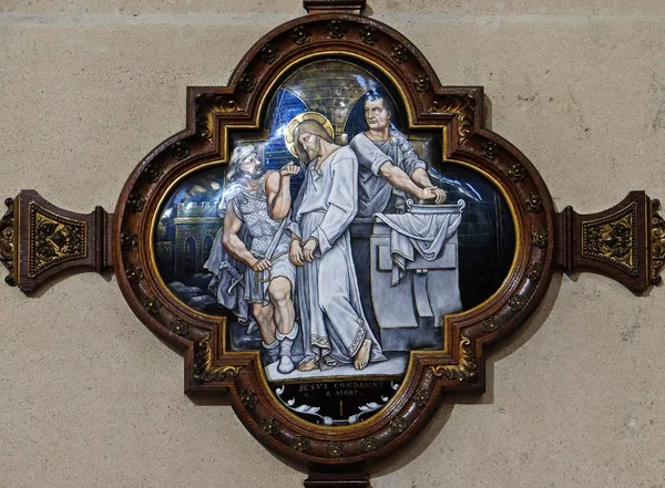 Σταθμοί Του Σταυρού Ιησούς Καταδικάζεται Θάνατο Εκκλησία Του Francis Xavier — Φωτογραφία Αρχείου