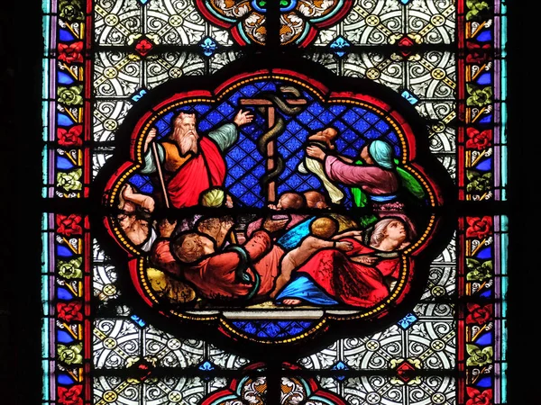 Ekspozycja Mosiądz Węża Pustyni Figury Ukrzyżowania Witraż Bazylice Saint Clotilde — Zdjęcie stockowe