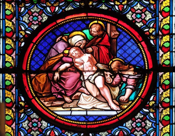 Lamentación Cristo Vidriera Basílica Santa Clotilde París Francia — Foto de Stock