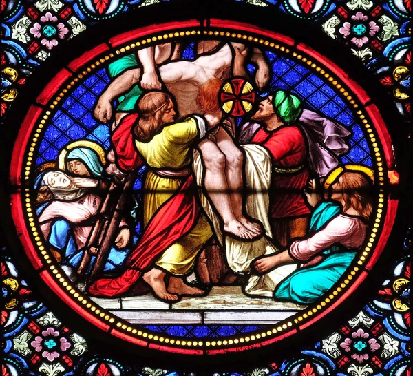 Avsetning Fra Korset Glassmaleri Sankt Klotildes Basilika Paris Frankrike – stockfoto