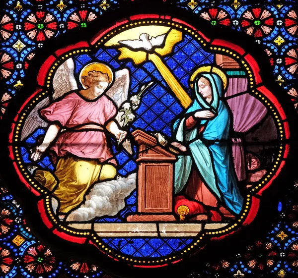Zvěstování Panny Marie Vitrážové Okno Bazilice Saint Clotilde Paříž Francie — Stock fotografie