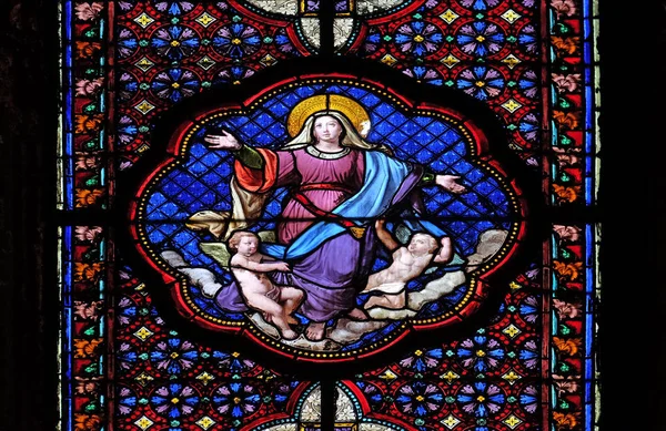 Neitsyt Marian Oletus Lasimaalaus Saint Clotilden Basilikassa Pariisissa Ranskassa — kuvapankkivalokuva