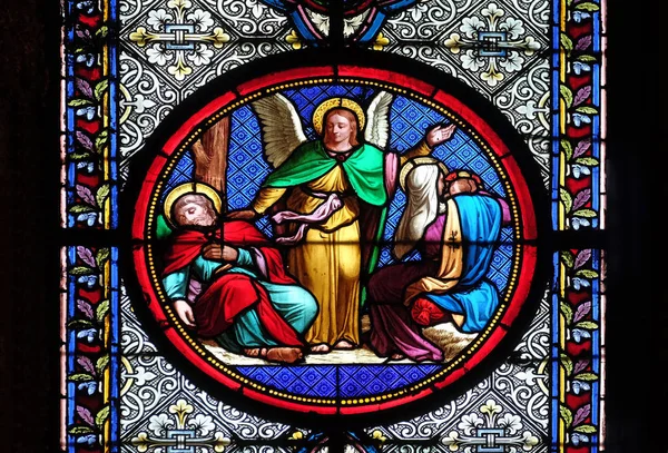 圣约瑟夫的第二个梦想 在法国巴黎圣克洛蒂德大教堂的彩色玻璃窗户 — 图库照片