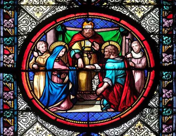 Шлюб Святого Йосипа Діви Марії Вітраж Базиліці Святої Клотільда Парижі — стокове фото