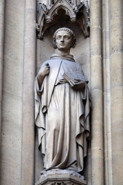 Saint Caesarius, heykel Basilica of Saint Clotilde Paris, Fransa Portal