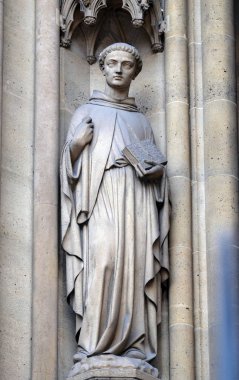 Aziz heykeli Paris'te Saint Clotilde Basilica Portal 