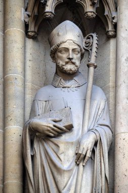 Aziz heykeli Paris'te Saint Clotilde Basilica Portal 