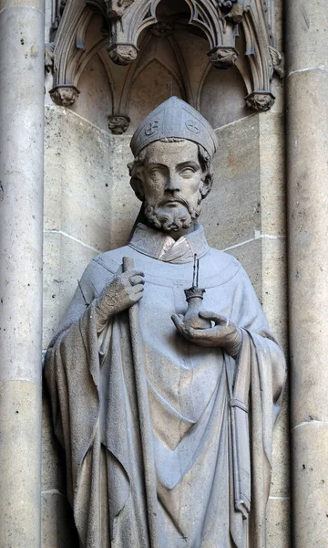 Statua Del Santo Sul Portale Della Basilica San Clotilde Parigi — Foto Stock