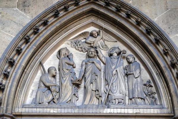 Bas Reliëf Het Portaal Van Basiliek Van Saint Clothilde Parijs — Stockfoto