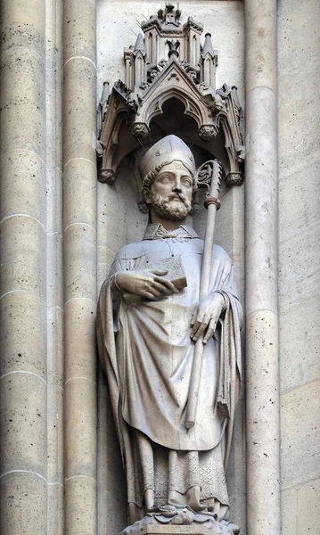 Estátua Santo Portal Basílica Santa Clotilde Paris França — Fotografia de Stock