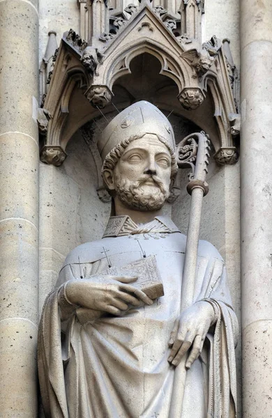 Posąg Świętego Portalu Bazyliki Saint Clotilde Paryż Francja — Zdjęcie stockowe