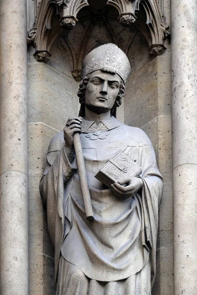 Statue Saint Sur Portail Basilique Sainte Clotilde Paris France — Photo