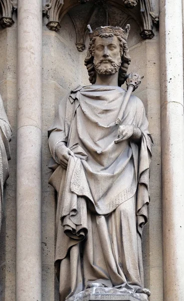 Saint Sigismond Statue Sur Portail Basilique Sainte Clotilde Paris France — Photo