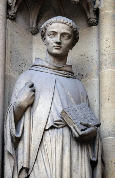 Statua Del Santo Sul Portale Della Basilica San Clotilde Parigi — Foto Stock