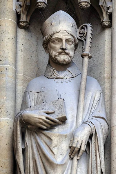 Статуя Святого Порталі Базиліка Святого Клотільда Парижі Франція — стокове фото