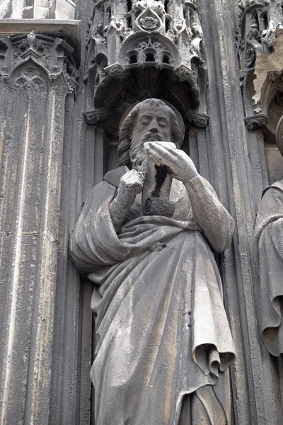 Apôtre Statue Sur Portail Église Saint Laurent Paris France — Photo