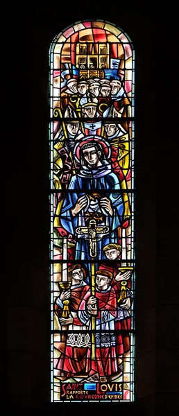サクレ クール聖堂のステンド グラスの窓いばらの冠を持つセントルイス専用聖心でパリ フランス — ストック写真