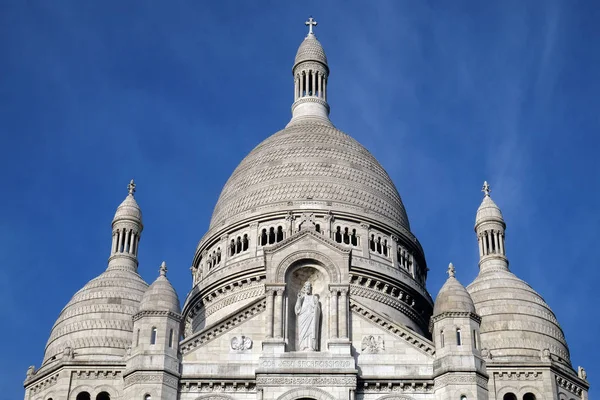 圣心大教堂教堂 献给耶稣在巴黎的圣心 — 图库照片