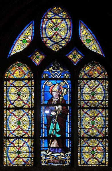 프랑스 제르맹 교회에서 스테인드 글라스 세인트 Germanus — 스톡 사진