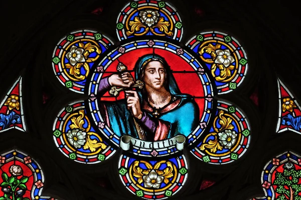 朱蒂丝 彩色玻璃窗从圣日耳曼 教堂教会在巴黎 — 图库照片