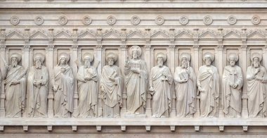 İsa Mesih ile Havariler, cephe Saint Augustine Kilisesi Paris, Fransa