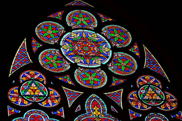 Витражи в церкви Святого Евгения - церковь Святого Фелипия, Париж, Франция
