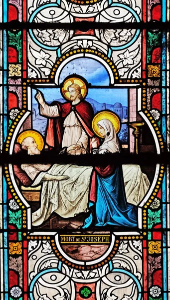 圣约瑟夫逝世 在圣尼古拉斯教堂的彩绘玻璃窗 — 图库照片