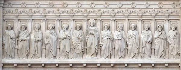 Gesù Cristo Con Gli Apostoli Facciata Della Chiesa Sant Agostino — Foto Stock