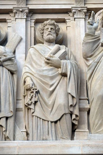 Saint Peter Aposteln Staty Fasaden Saint Augustine Kyrkan Paris Frankrike — Stockfoto