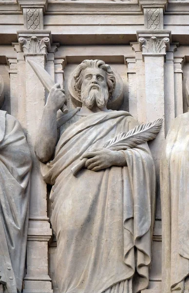 Apóstol Estatua Fachada Iglesia San Agustín París Francia —  Fotos de Stock