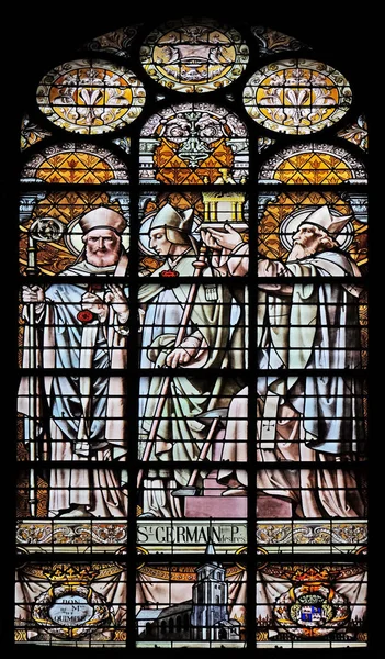フランスで聖オーガスティン教会のステンド グラスの窓のサン ジェルマン — ストック写真