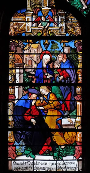 约瑟夫的怀疑 在圣和圣 Protais 教堂彩绘玻璃窗 — 图库照片