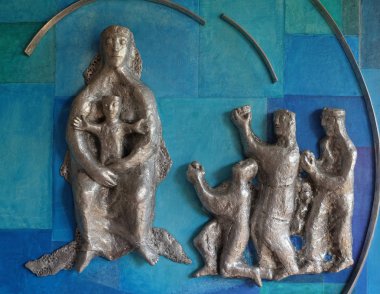 Munchen Blumenau, Almanya Lord kilisede Magi kabartma tarafından Maria Munz-Natterer görünümü hayranlığı